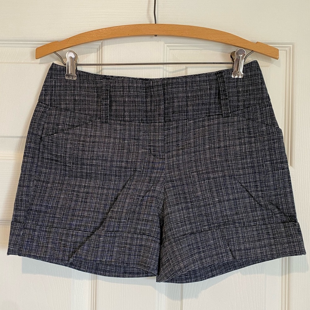 Express Black and White Plaid Dress Shorts Cotton Blend Size 00